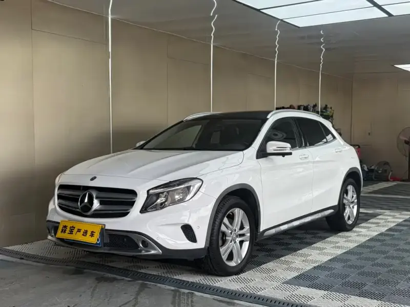 Mercedes-Benz GLA, 2015 — фото 1