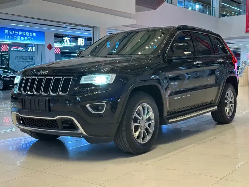Jeep Grand Cherokee (Import), 2015