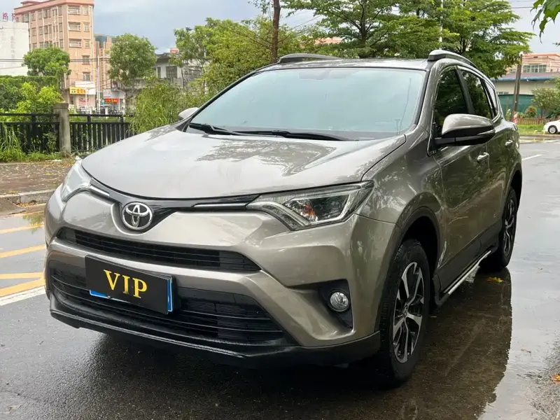 Toyota RAV4, 2019 — фото 1