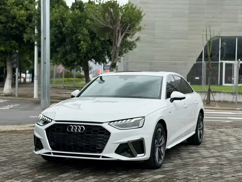 Audi A4L, 2020 — фото 1