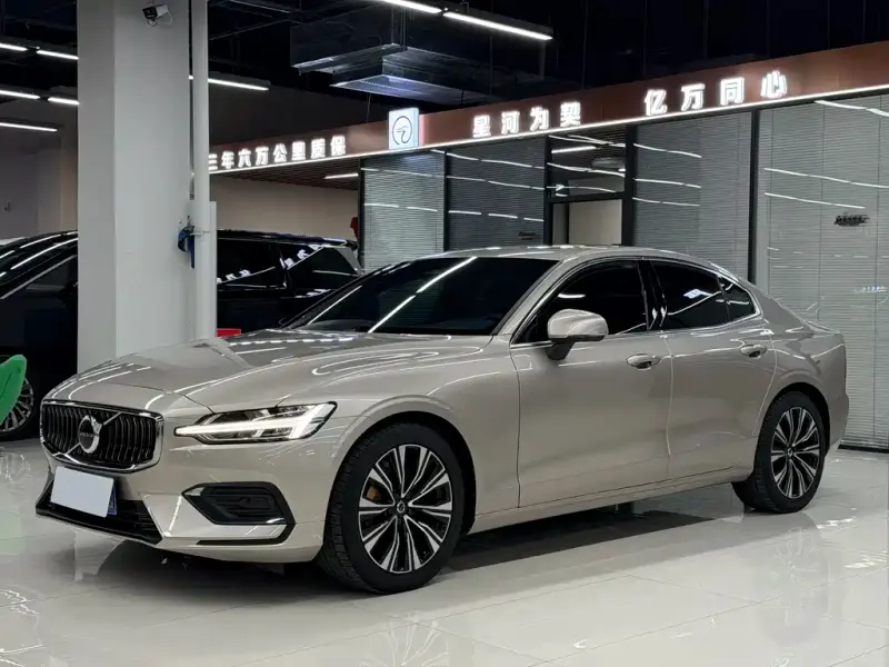 Volvo S60, 2023