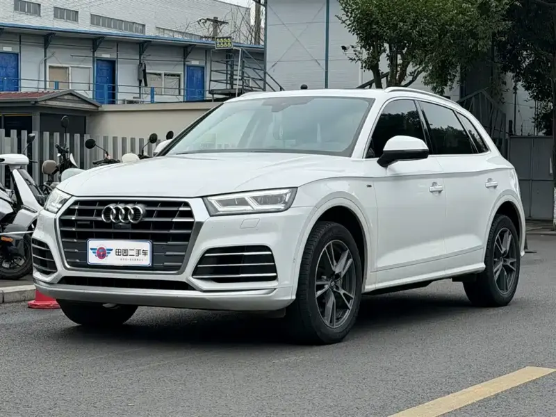 Audi Q5L, 2021