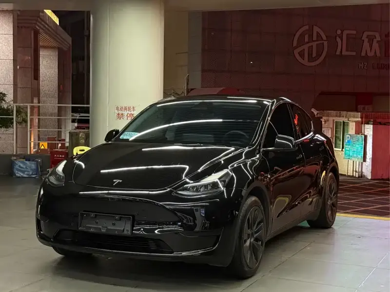 Tesla Model Y, 2023