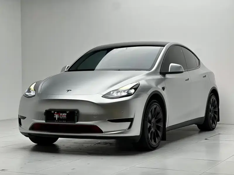 Tesla Model Y, 2022