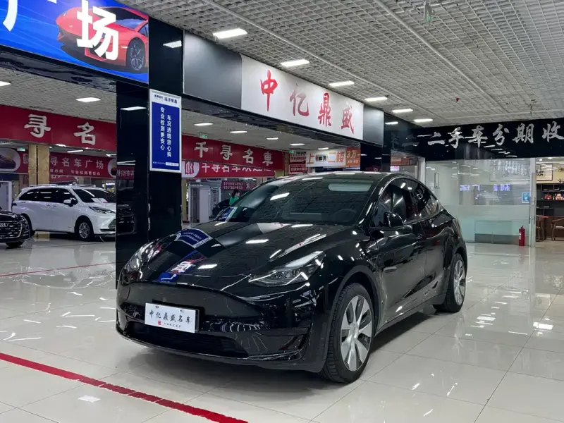 Tesla Model Y, 2023
