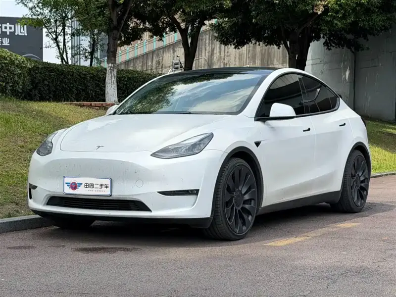 Tesla Model Y, 2023
