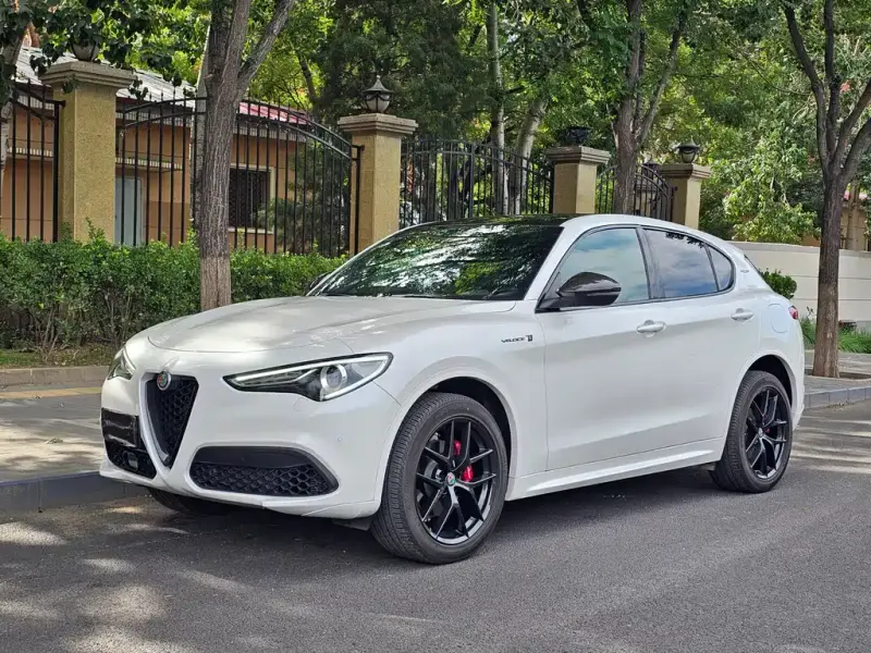 Alfa Romeo Stelvio, 2022