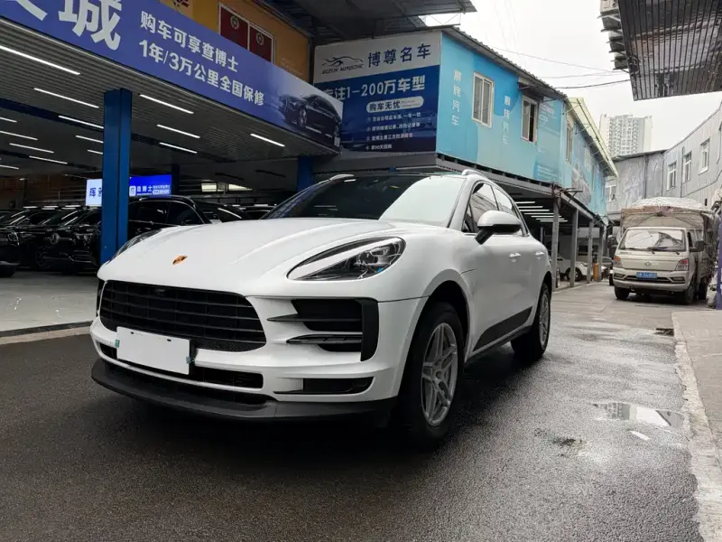 Porsche Macan, 2022
