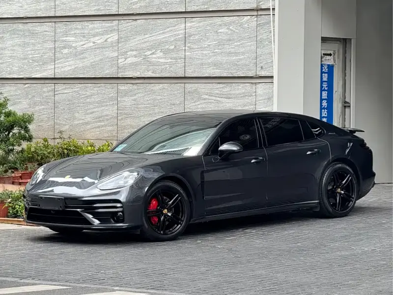 Porsche Panamera, 2018 — фото 1