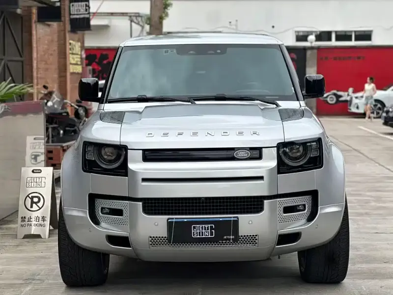 Land Rover Defender, 2021