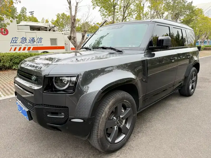 Land Rover Defender, 2023