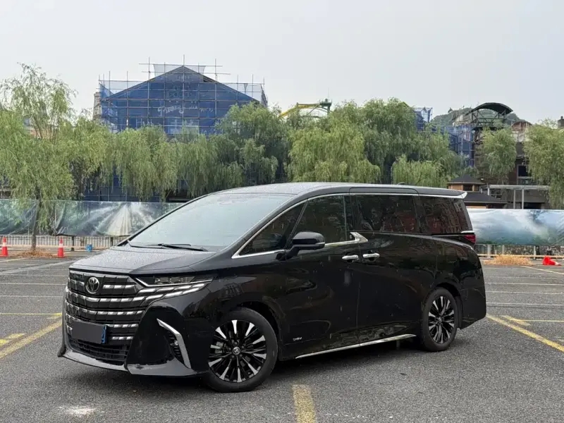 Toyota Alphard, 2023