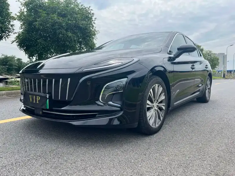 Hongqi E-QM5, 2023