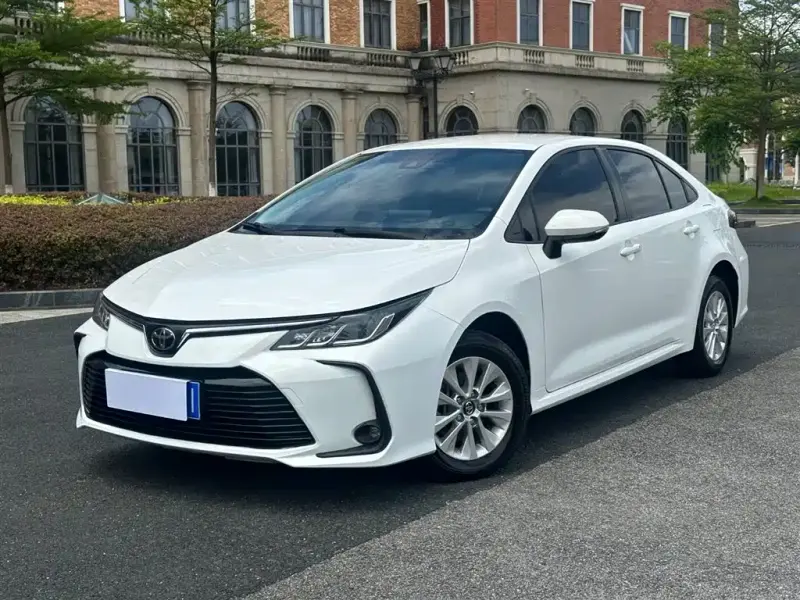 Toyota Corolla, 2022 — фото 1