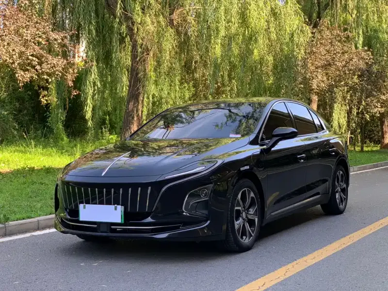 Hongqi E-QM5, 2023