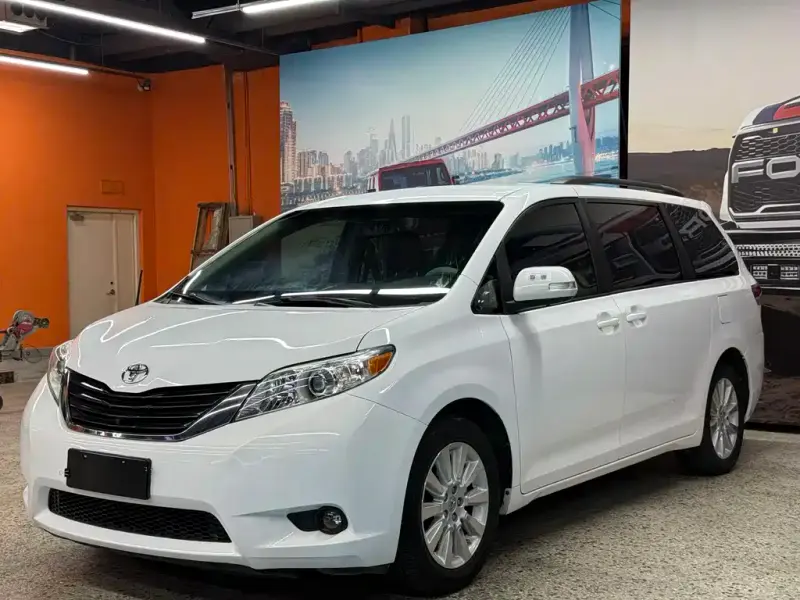 Toyota Sienna, 2014