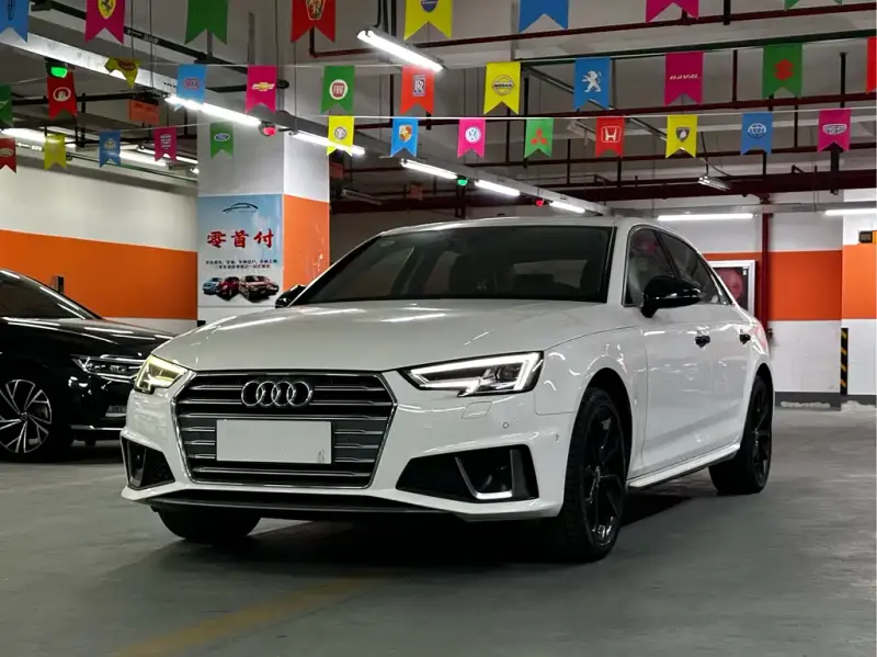 Audi A4L, 2019 — фото 1