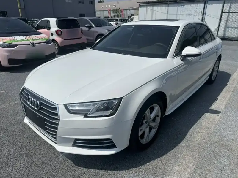 Audi A4L, 2018 — фото 1