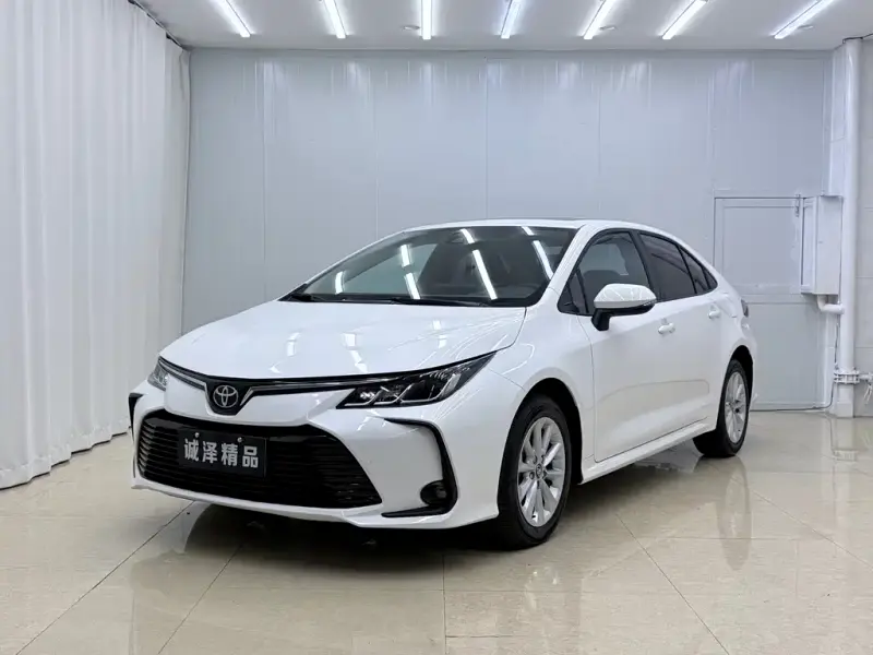 Toyota Corolla, 2023 — фото 1