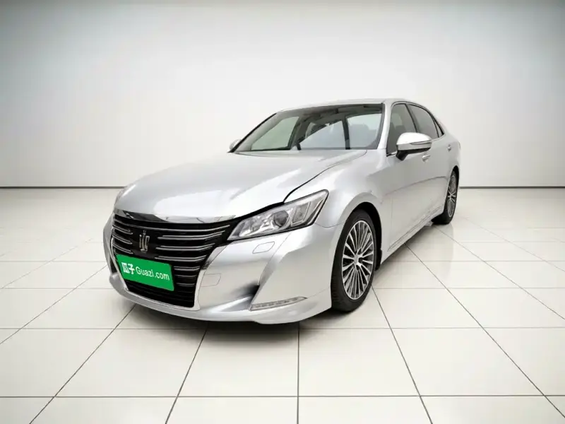 Toyota Crown, 2018