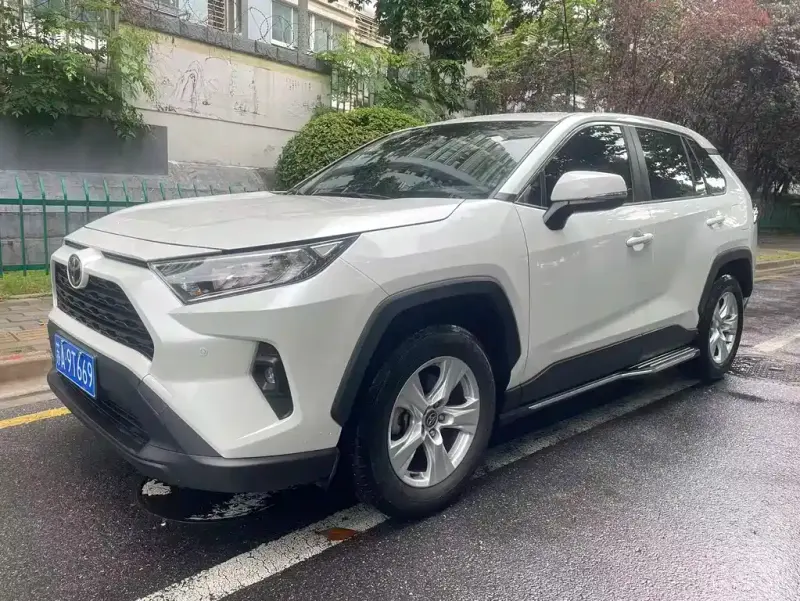 Toyota RAV4, 2024 — фото 1