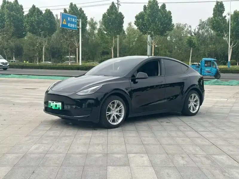 Tesla Model Y, 2023