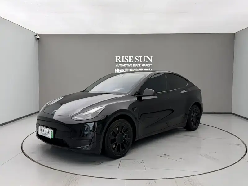 Tesla Model Y, 2022