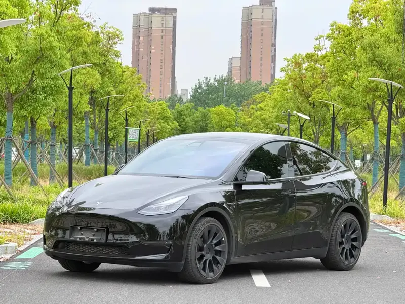 Tesla Model Y, 2023