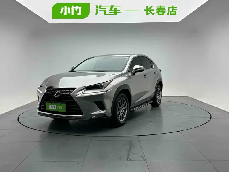Lexus NX, 2020