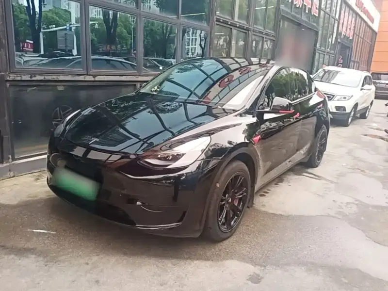 Tesla Model Y, 2023