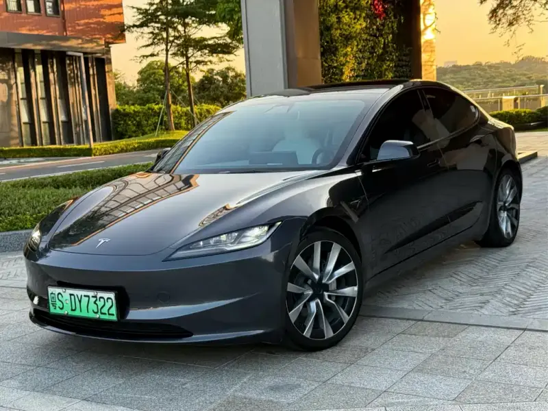 Tesla Model 3, 2024