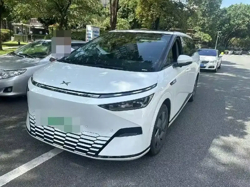 XPeng X9, 2024