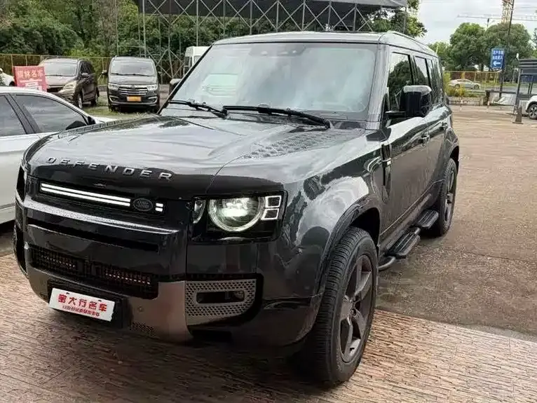 Land Rover Defender, 2024