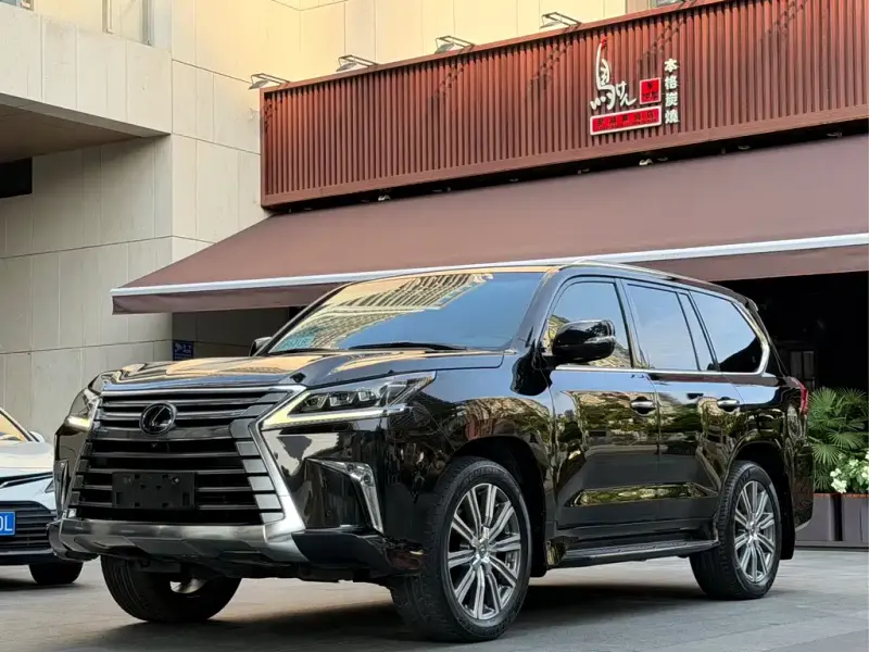 Lexus LX, 2016