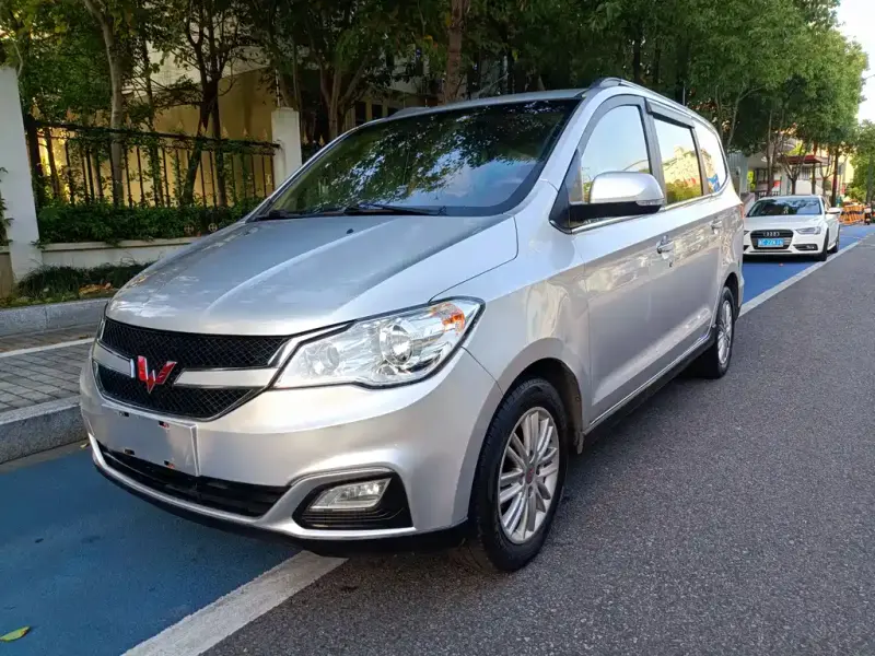 Wuling Hongguang, 2015