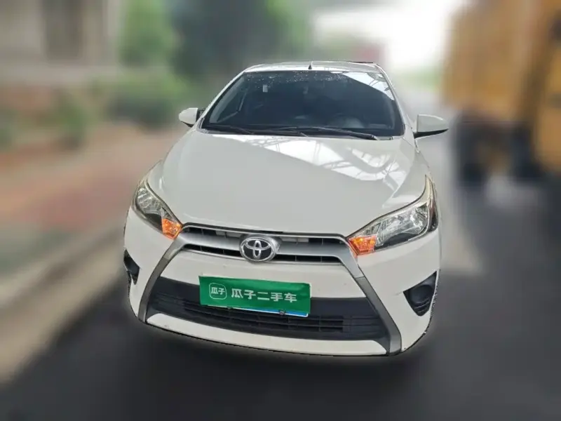 Toyota Yaris L, 2015 — фото 1