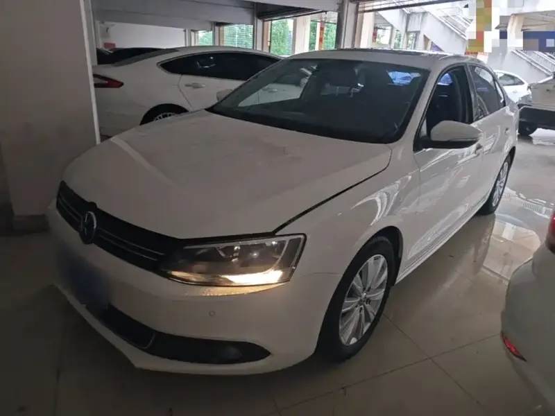 Volkswagen Sagitar, 2015