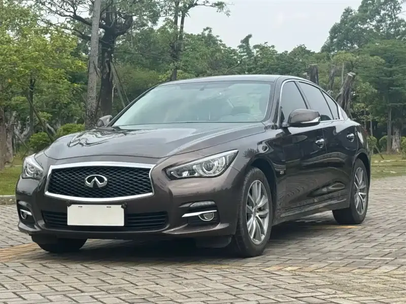 Infiniti Q50L, 2015