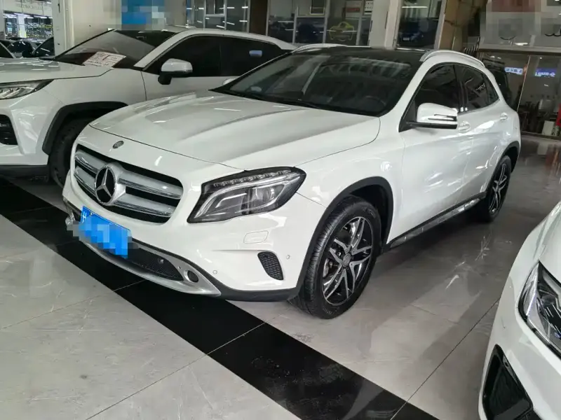 Mercedes-Benz GLA, 2015 — фото 1