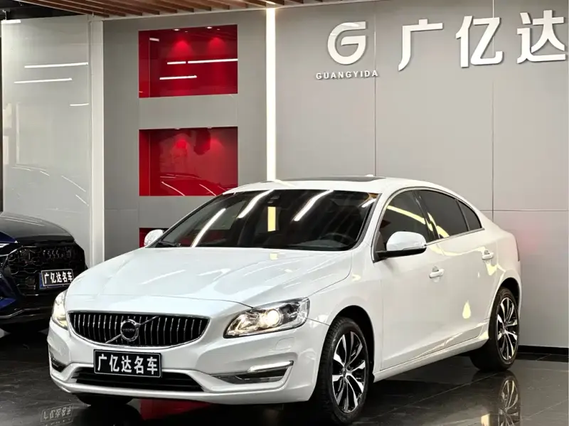 Volvo S60, 2018 — фото 1