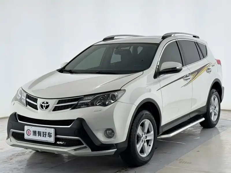 Toyota RAV4, 2015 — фото 1