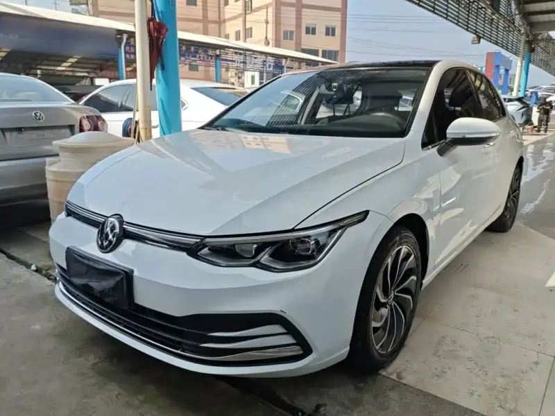 Volkswagen Golf, 2022