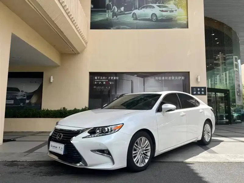 Lexus ES, 2016 — фото 1