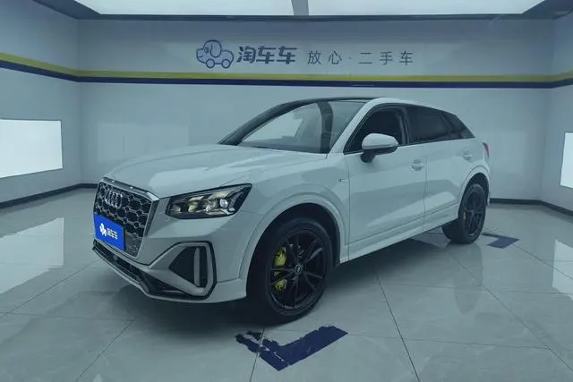 Audi Q2L, 2022