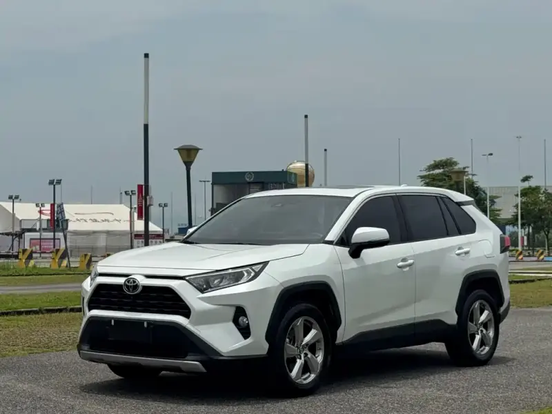 Toyota RAV4, 2023