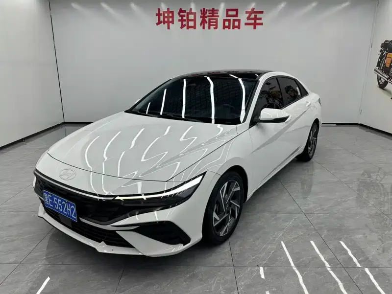 Hyundai Elantra, 2023