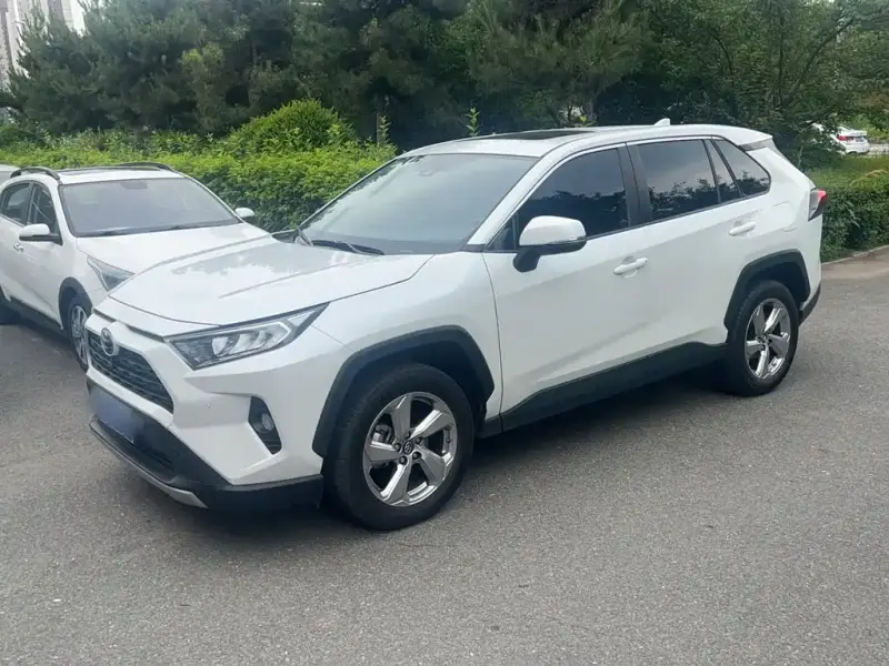 Toyota RAV4, 2023 — фото 1