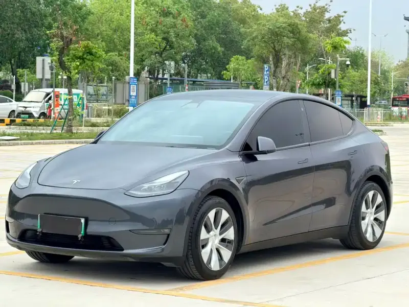 Tesla Model Y, 2021