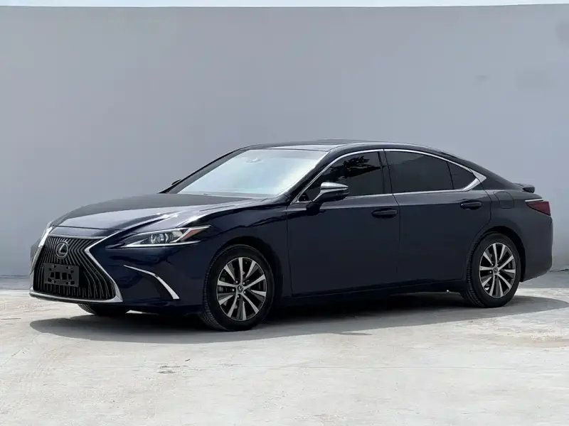 Lexus ES, 2020 — фото 1