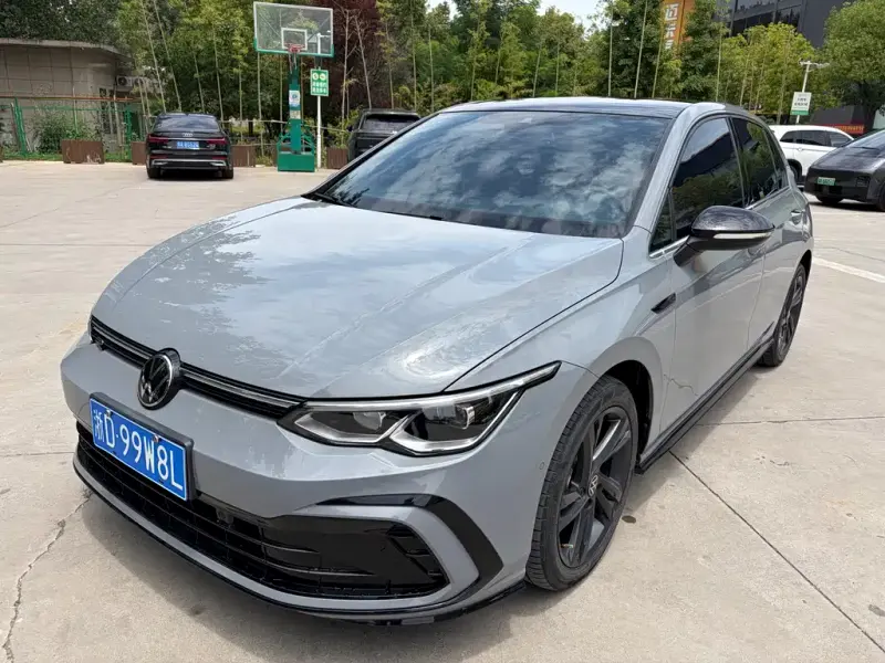 Volkswagen Golf, 2022